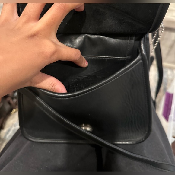 ♠️🖤 Coach Crossbody 🖤♠️ - Picture 3 of 3